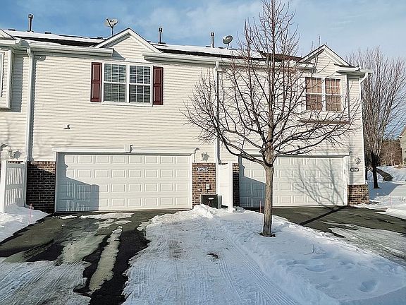 3rd image of 10794 Hawthorn Trl Unit E