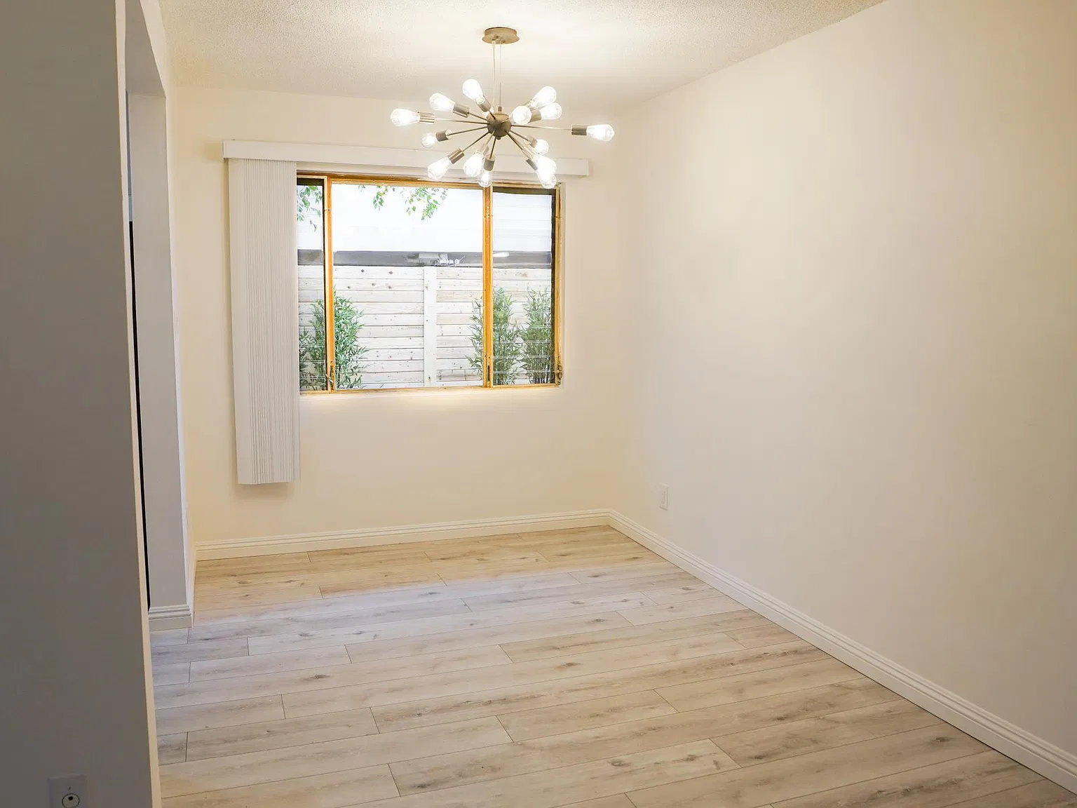 2 bed, 1000 sqft, $2,685 — Photo 3