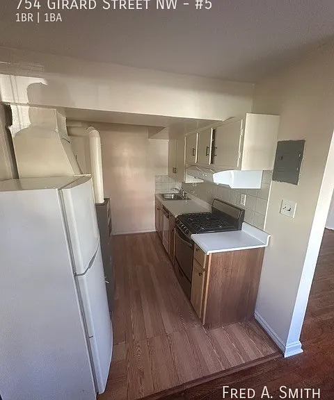 754 Girard St NW #5 — Photo 4