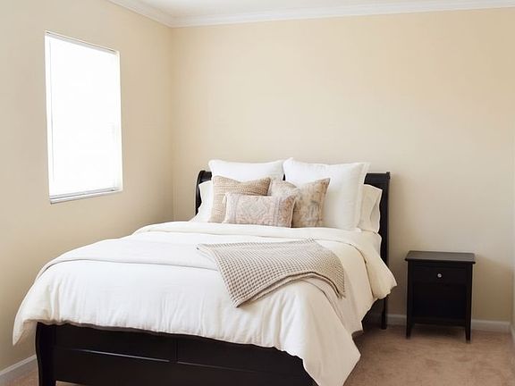 3rd image of 1721-1723 Edwards Way
