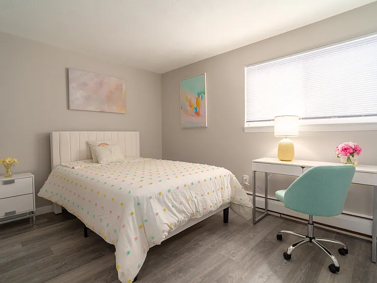 Highland House Apartments — Photo 8