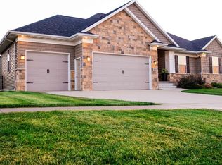 1023 Prescott Ln, Marion, IA 52302