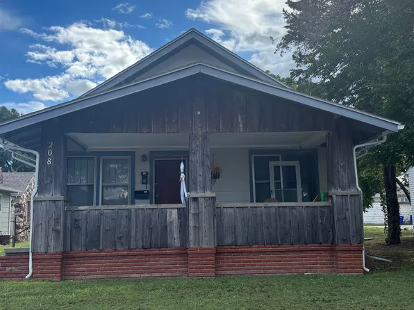 208 W 7th St, Hays, KS 67601