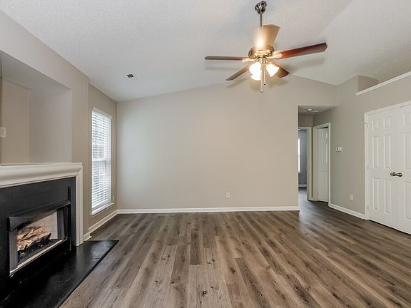 3rd image of 5410 Starflower Dr