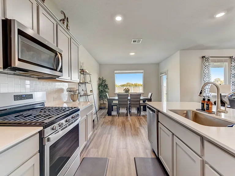 109 Cupreata Ln — Photo 15