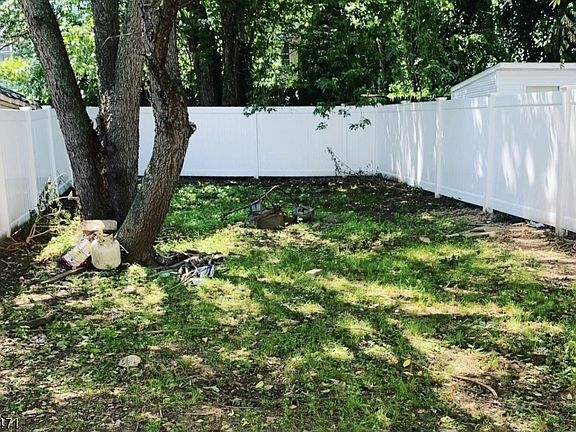 2nd image of 485 Stuyvesant Ave