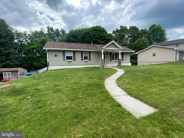 56 Bryn Mawr Ave, Pottsville, PA 17901