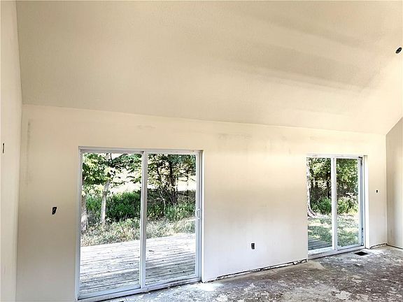 4th image of 258 Sycamore Dr