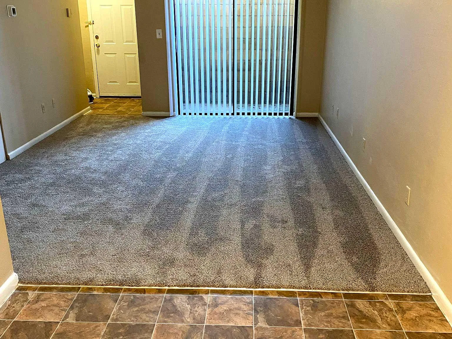 2 bed, 1.5 bath, 1048 sqft, $990 — Photo 2