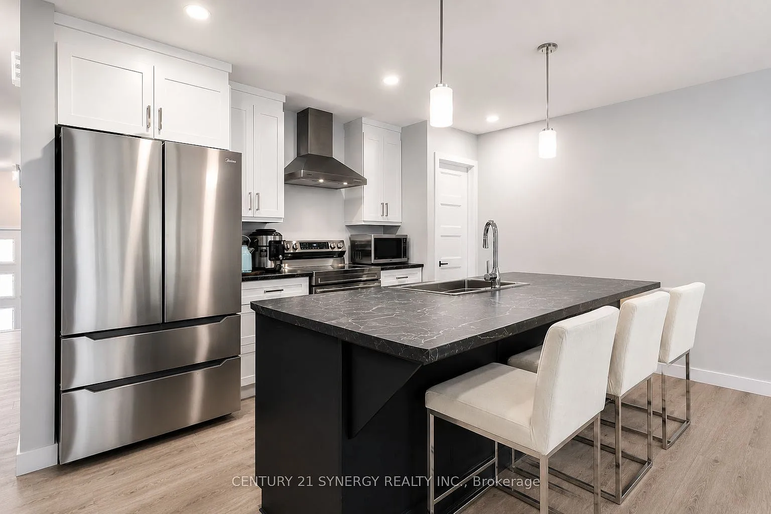 3 bed, $2,250 — Photo 4
