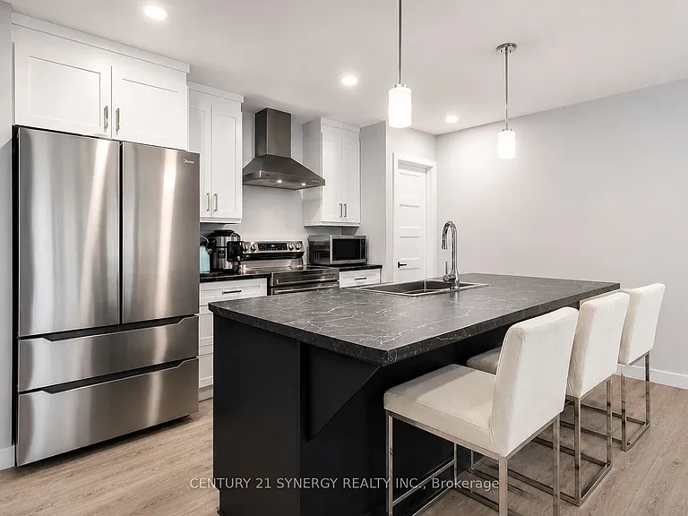 68 Villeneuve Dr — Photo 4