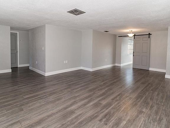 4th image of 3106 Finch Dr