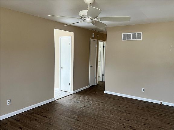 5th image of 2322 Farnham Ln