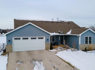 W5714 Jochmann Dr, Appleton, WI 54915