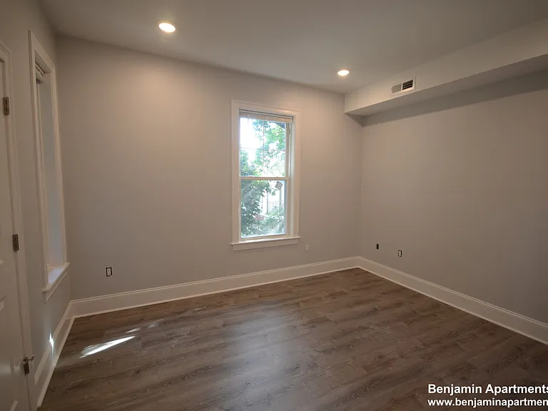 134 Franklin St #5 — Photo 8