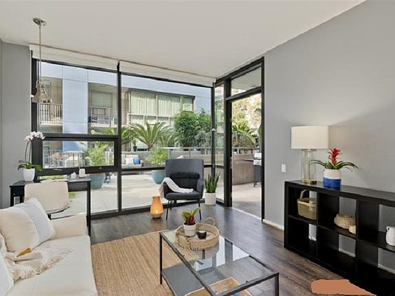 4th image of 350 11th Ave #2228