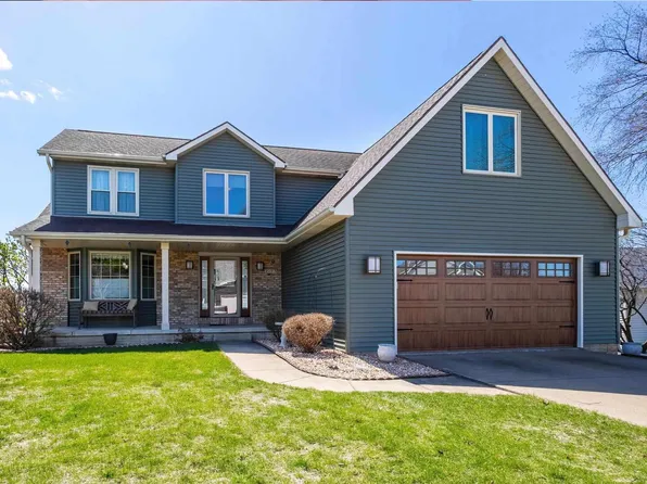 2173 Lindenwood Dr, Bettendorf, IA 52722