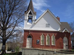 220 N 9th St, Atchison, KS 66002