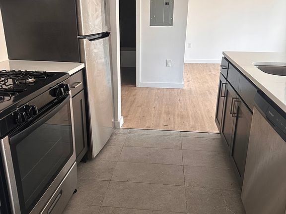 2nd image of 40 E Park St #402