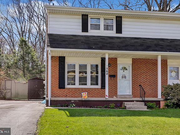 2nd image of 504 E Linden St