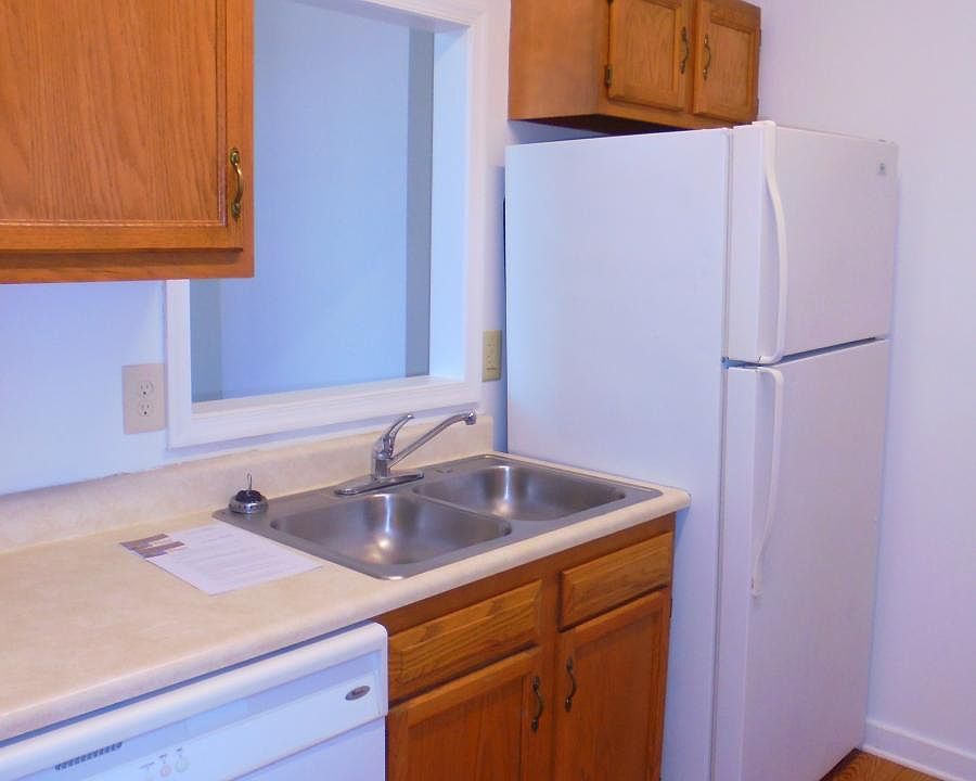 Kitchen w/ Refrigerator and Dishwasher