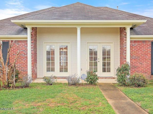702 Trinity Ln, Ridgeland, MS 39157