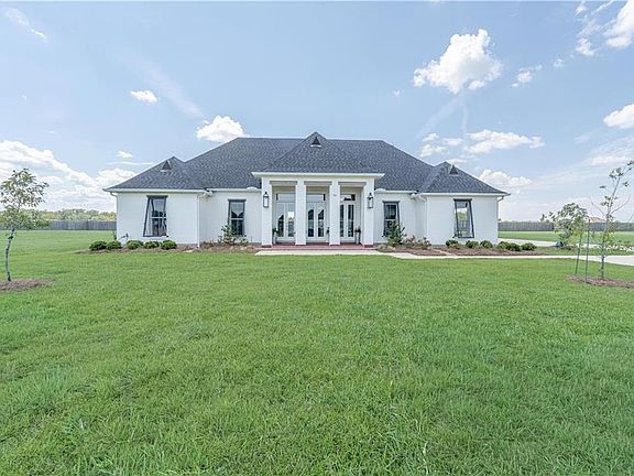 4th image of 921 Calderwood Dr