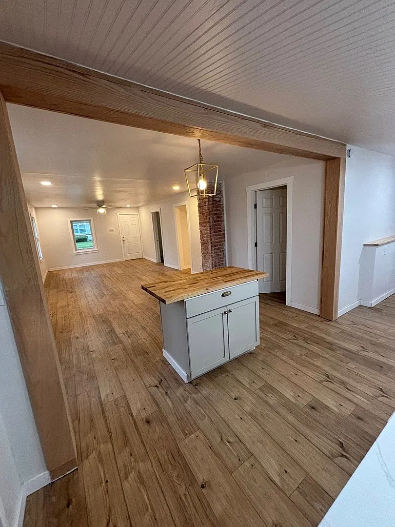 1317 E 5th Ave — Photo 3