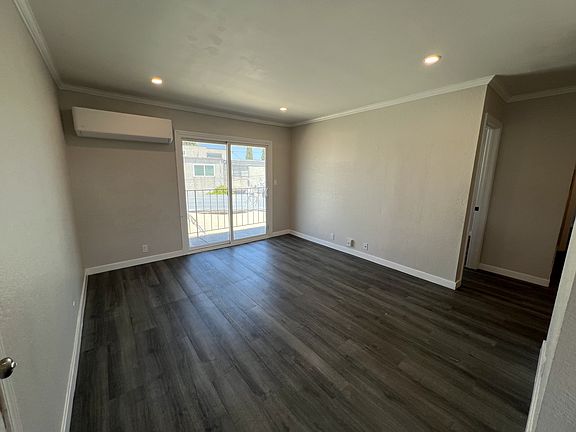 5th image of 4143 Van Dyke Ave #1