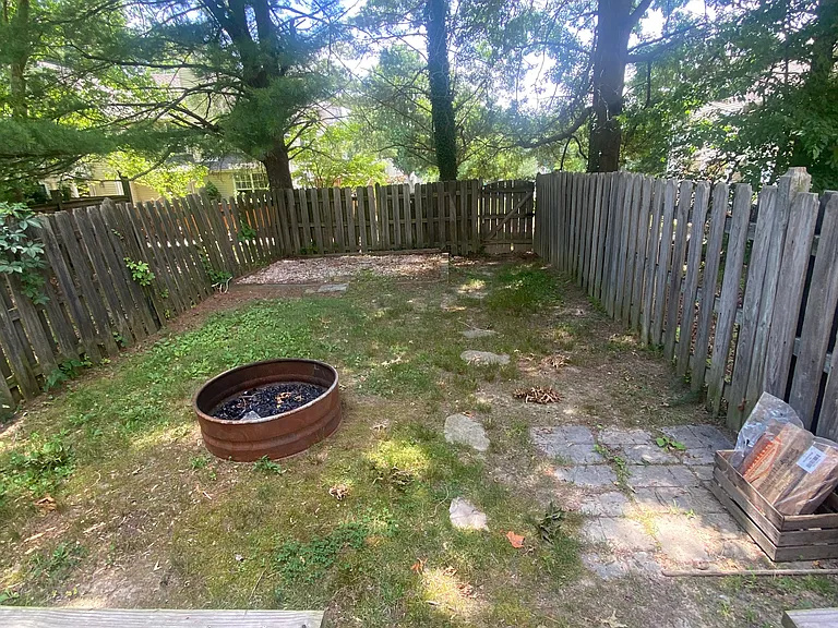 1248 Independence Sq — Photo 19