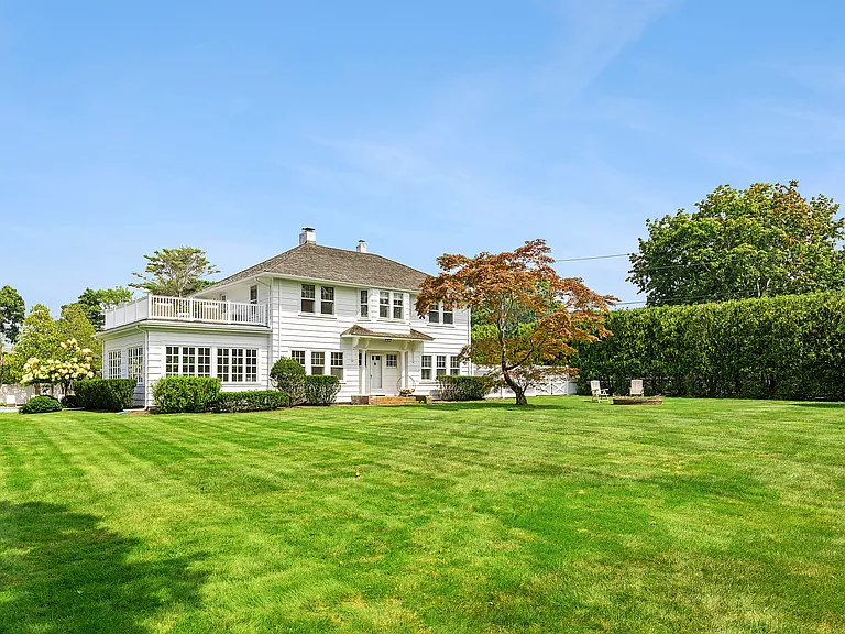 1 Bishop Ave — Photo 19