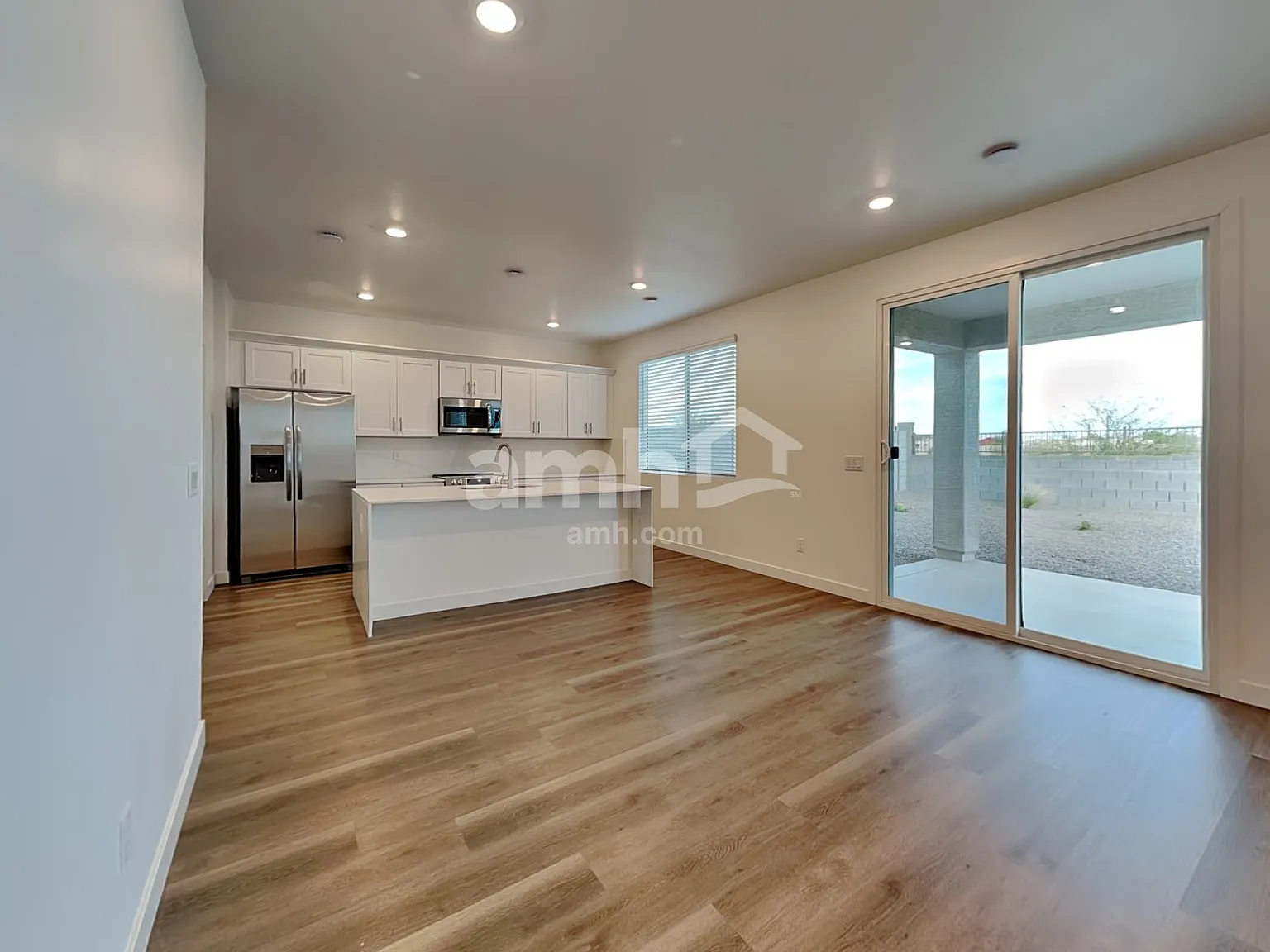 4 bed, 2.5 bath, 2097 sqft, $2,300 — Photo 4