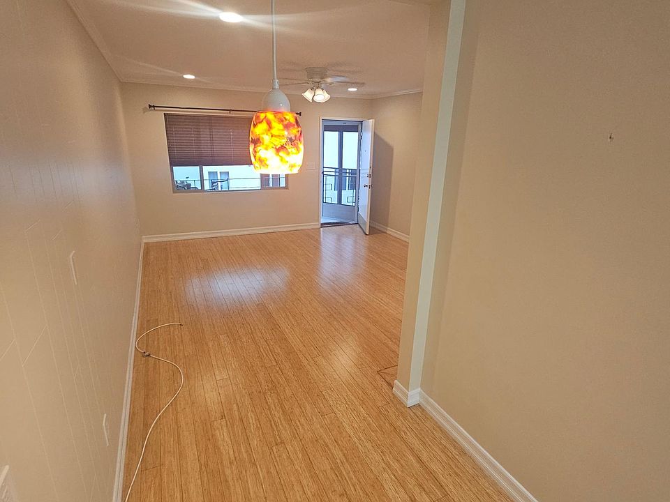 Efficient upper studio with bamboo floors