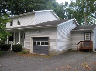 206 Avenue F, Matamoras, PA 18336