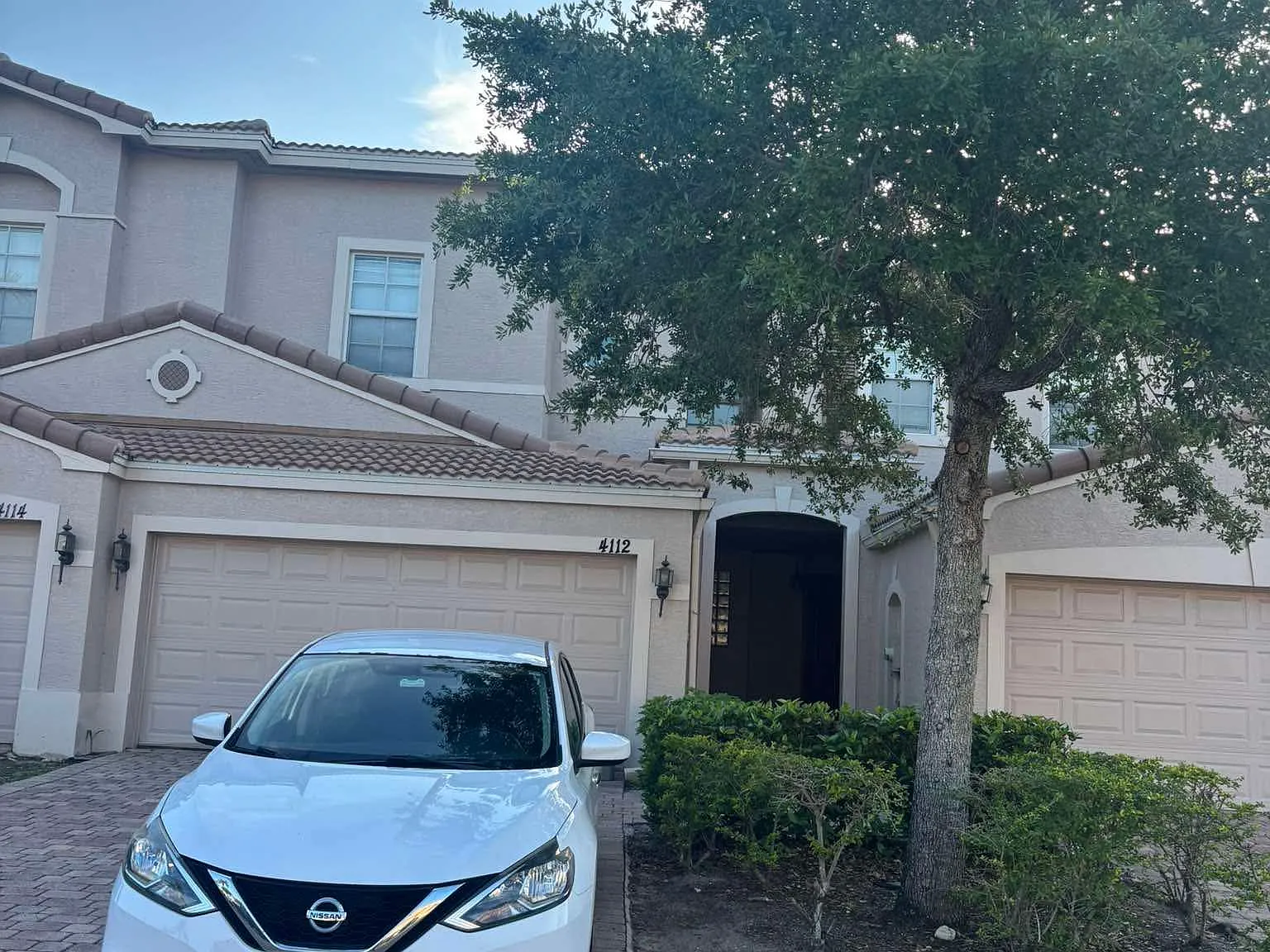 3 bed, 2.5 bath, 1794 sqft, $1,950 — Photo 1