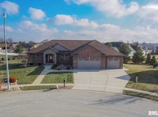 1204 Chimney Rock Ct, Sherman, IL 62684