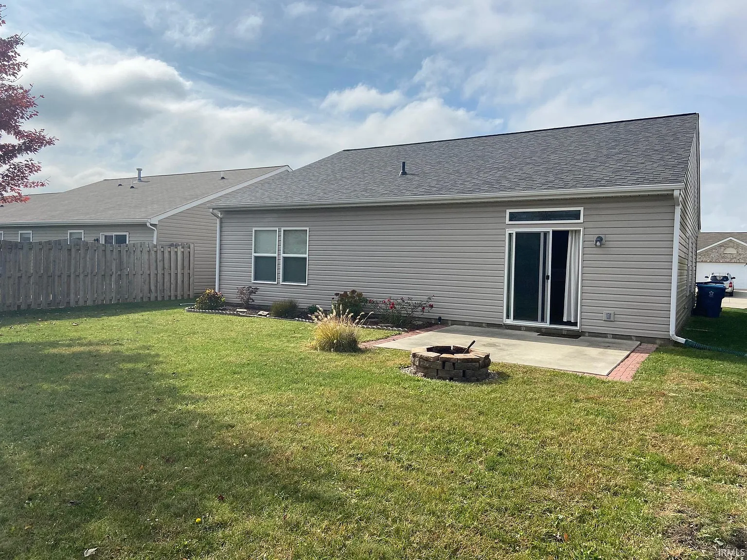 3 bed, 2.0 bath, 1412 sqft, $1,800 — Photo 2