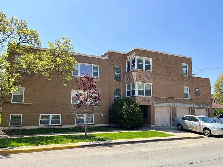 1800 Euclid Ave — Photo 1