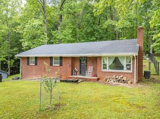 809 Hickory Ln, Marion, VA 24354