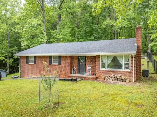 809 Hickory Ln, Marion, VA 24354