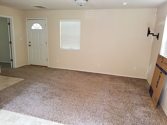 5th image of 707 S Wood St