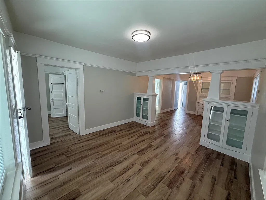 2 bed, 828 sqft, $3,200 — Photo 4