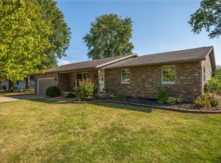 1032 N Main St, Effingham, IL 62401