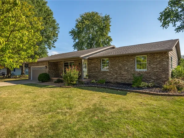 1032 N Main St, Effingham, IL 62401