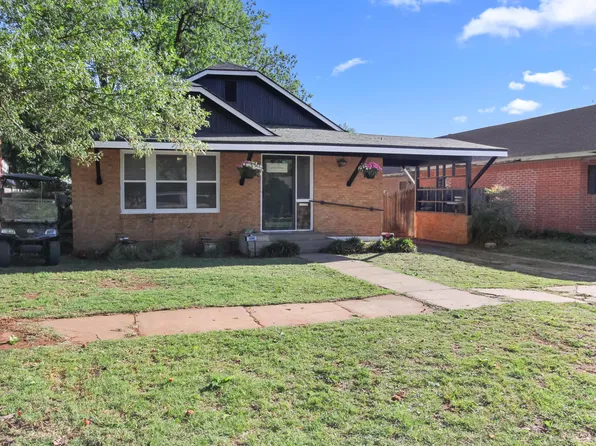 306 Avenue G NW, Childress, TX 79201