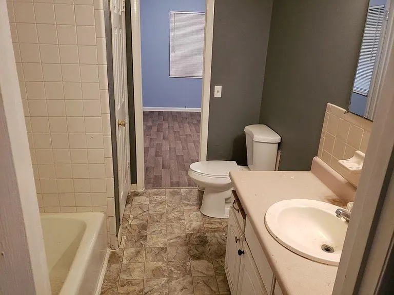 444 S Brunswick St — Photo 5