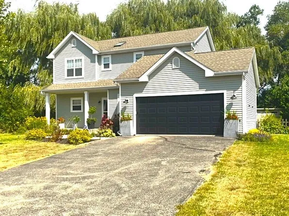 33 West Sedgemeadow STREET, Elkhorn, WI 53121