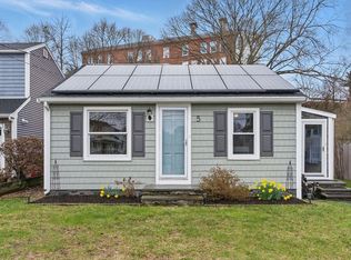 5 Greenway Rd, Salem, MA 01970