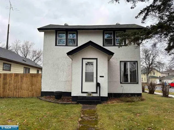 2530 2nd Ave E, Hibbing, MN 55746