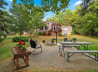 W11101 Sunset Valley Rd, Crivitz, WI 54114